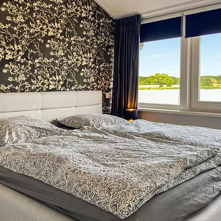 Stunning In Feriehus Wieringerwerf