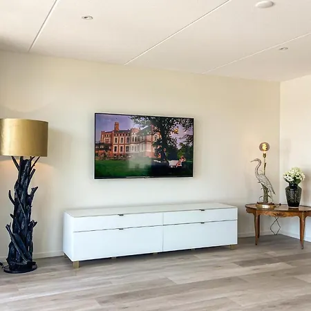 Feriehus Stunning In Wieringerwerf