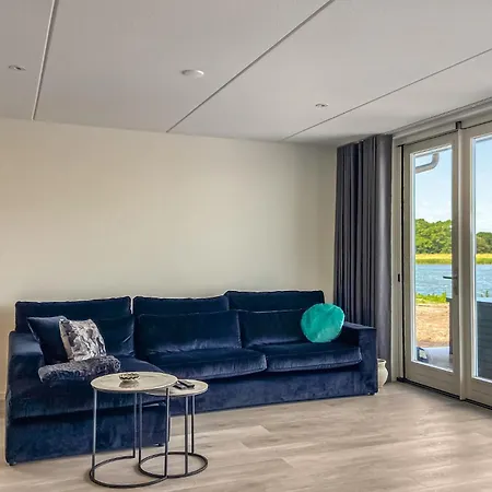 Stunning In Feriehus Wieringerwerf